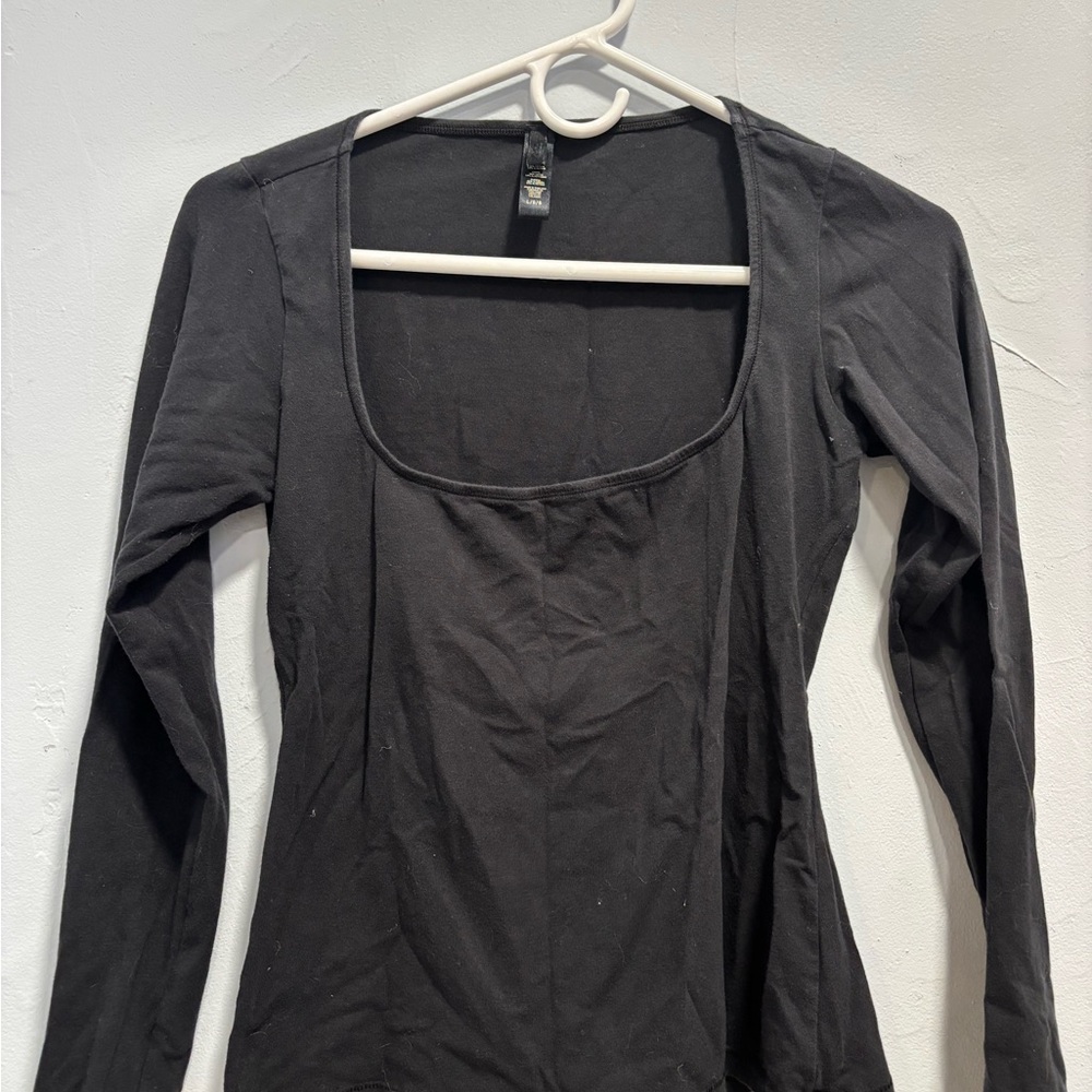 SKIMS Black Long-Sleeve Scoop Neck Top